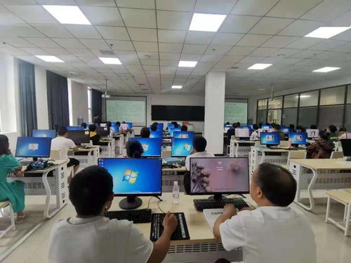 秀山電商技能培訓(xùn)火熱招生 計(jì)算機(jī)技術(shù)培訓(xùn)，培訓(xùn)費(fèi)食宿費(fèi)全免